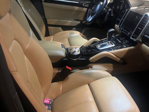Used 2018 Porsche Cayenne image 22