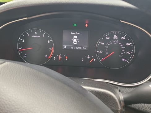Used 2016 Kia Cadenza FWD image 25
