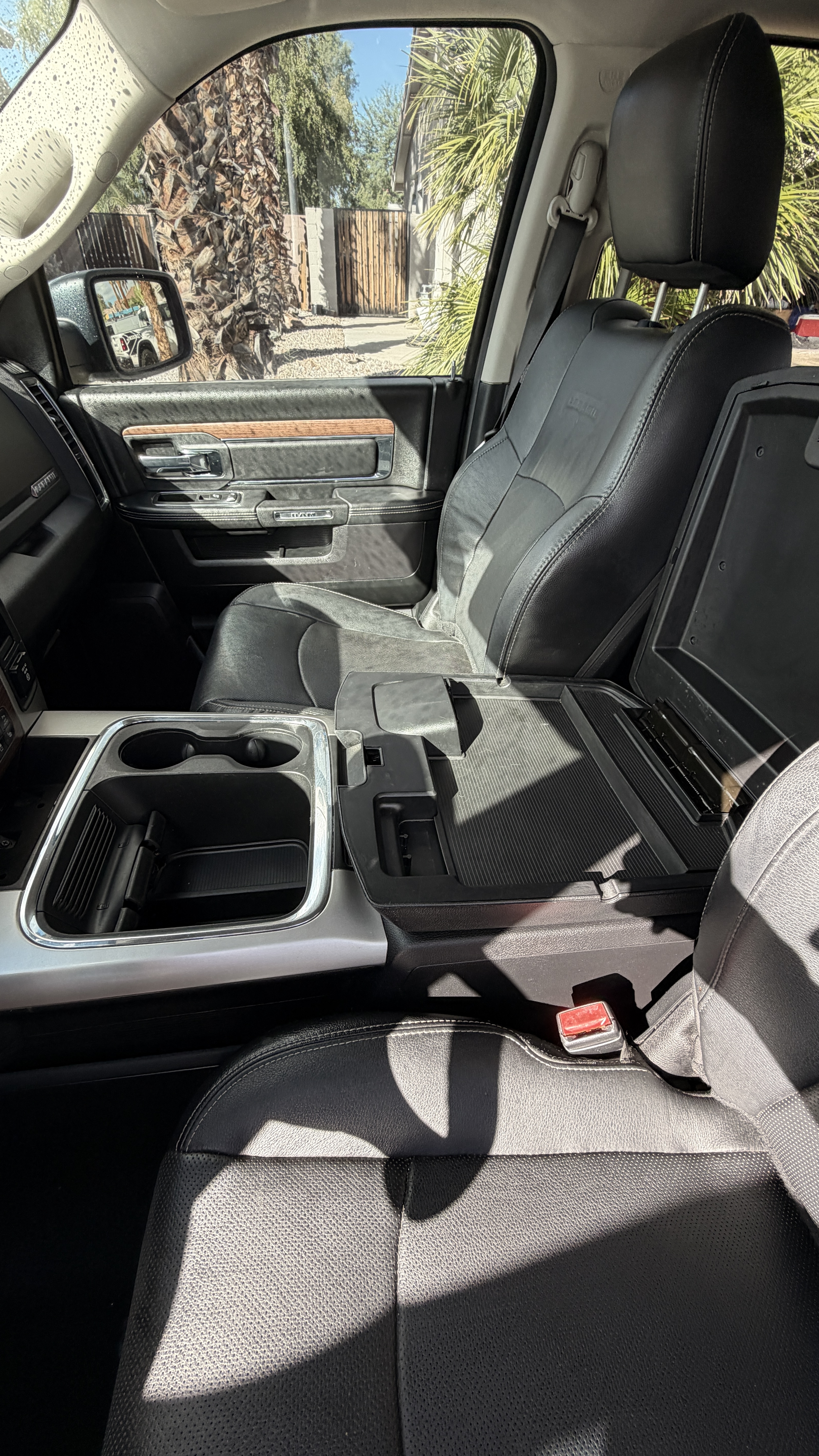Used 2016 RAM 1500 Laramie AWD/4WD image 19