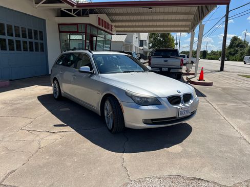 Used 2010 BMW 535i xDrive Wagon image 13