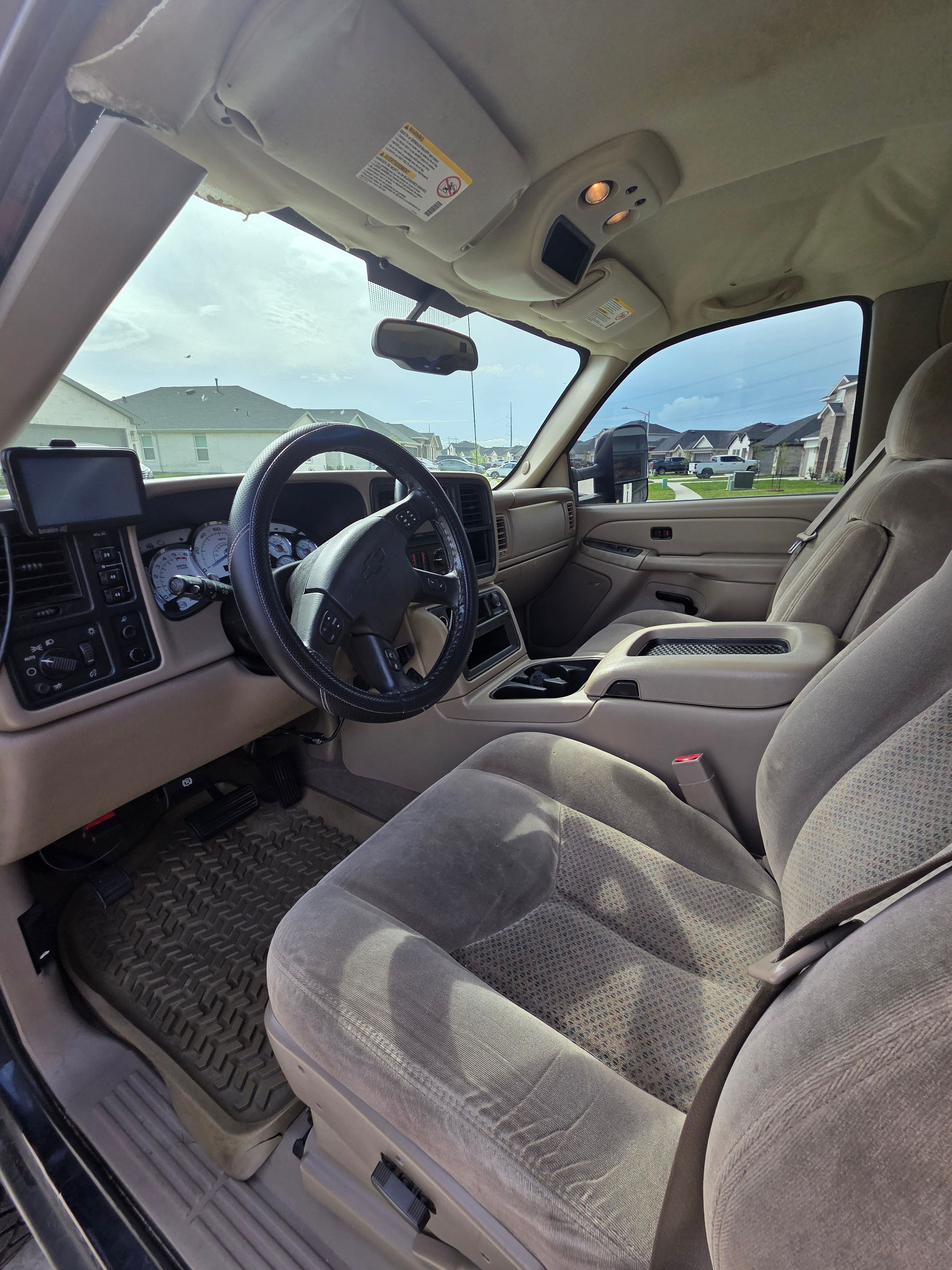 Used 2005 Chevrolet Silverado 2500 LS w/ Heavy-Duty Power Package AWD/4WD image 9