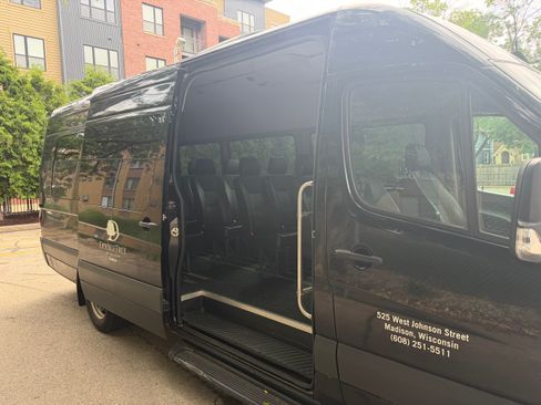 Used 2017 Mercedes-Benz Sprinter 3500 image 4