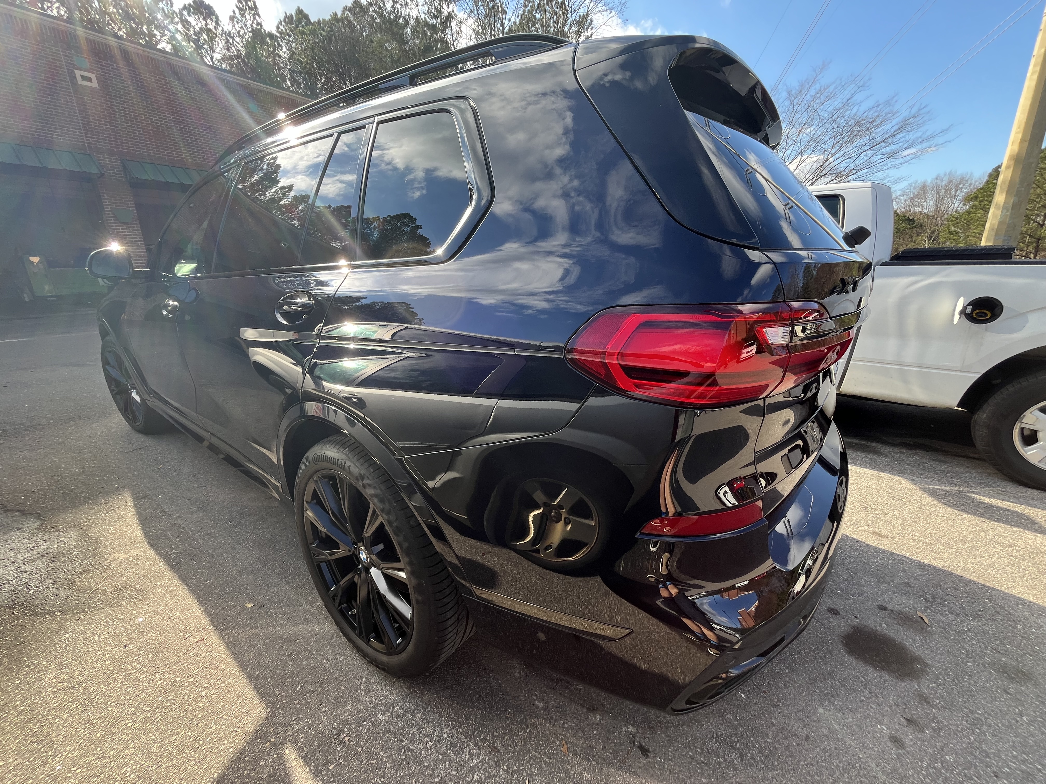 Used 2021 BMW X7 xDrive40i w/ M Sport Package AWD/4WD image 19