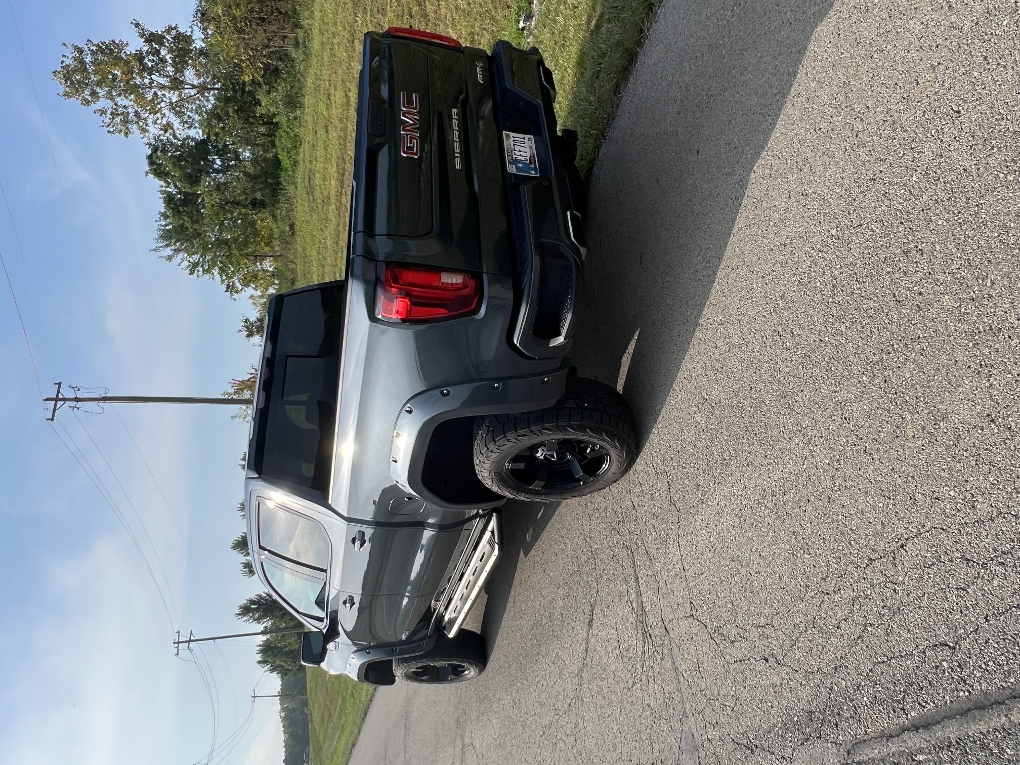 Used 2020 GMC Sierra 1500 AT4 w/ AT4 Premium Package AWD/4WD image 11