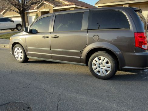 Used 2015 Dodge Grand Caravan American Value Package w/ UConnect Hands-Free Group image 1