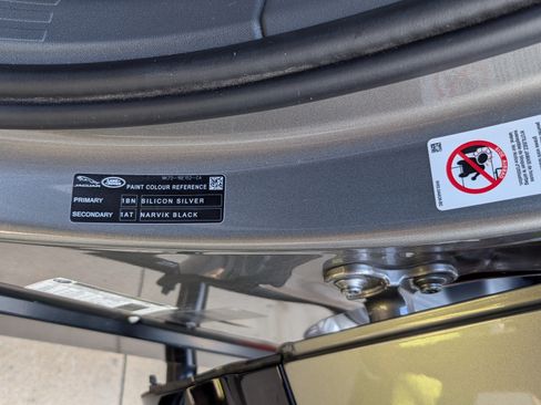 Used 2023 Land Rover Defender 110 X-Dynamic SE image 26