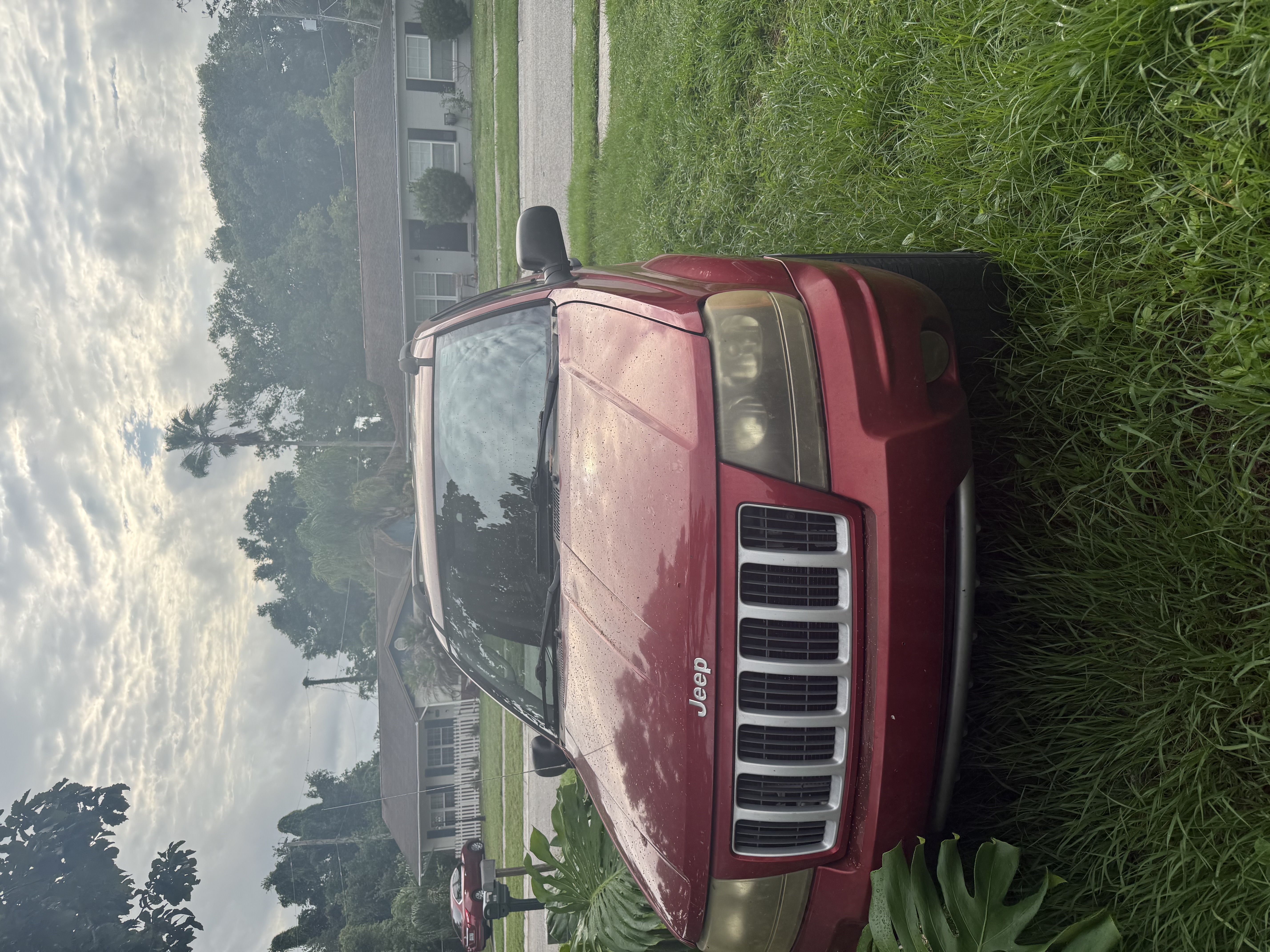 Used 2004 Jeep Grand Cherokee Laredo w/ Convenience Group AWD/4WD image 2