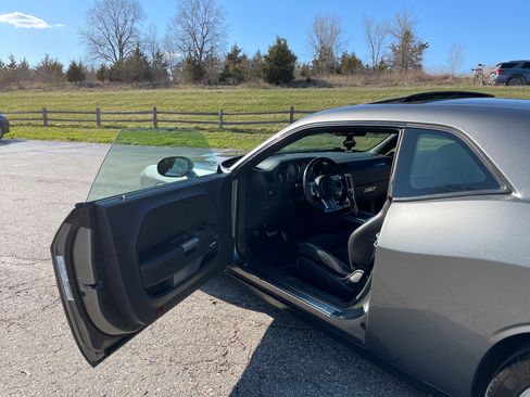 Used 2012 Dodge Challenger SRT8 w/ Premium Sound Group image 2