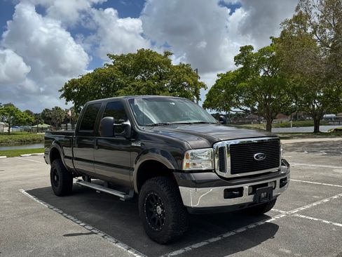 Used 2006 Ford F350 Lariat image 4