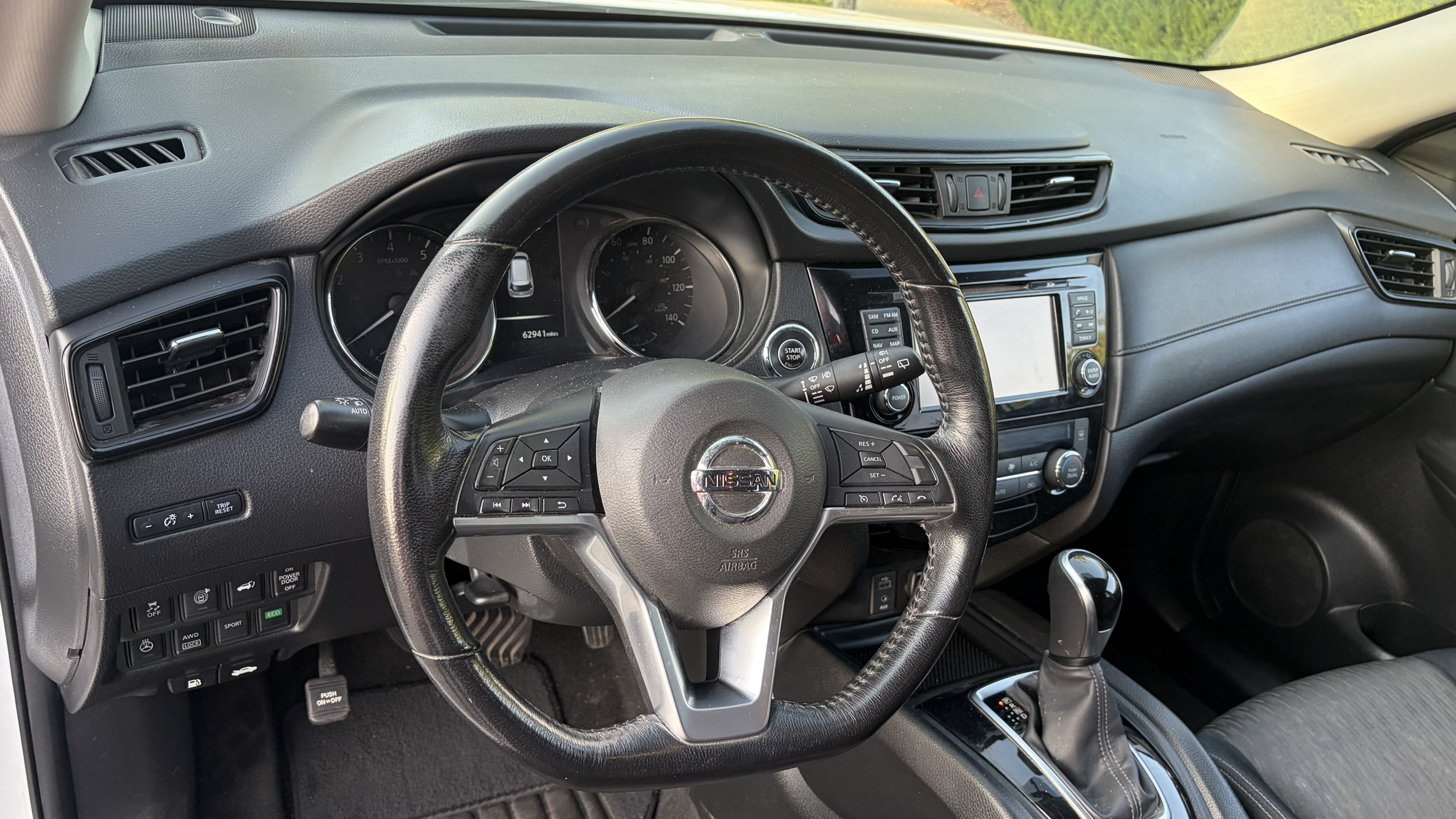 Used 2017 Nissan Rogue SV w/ SV Premium Package AWD/4WD image 17