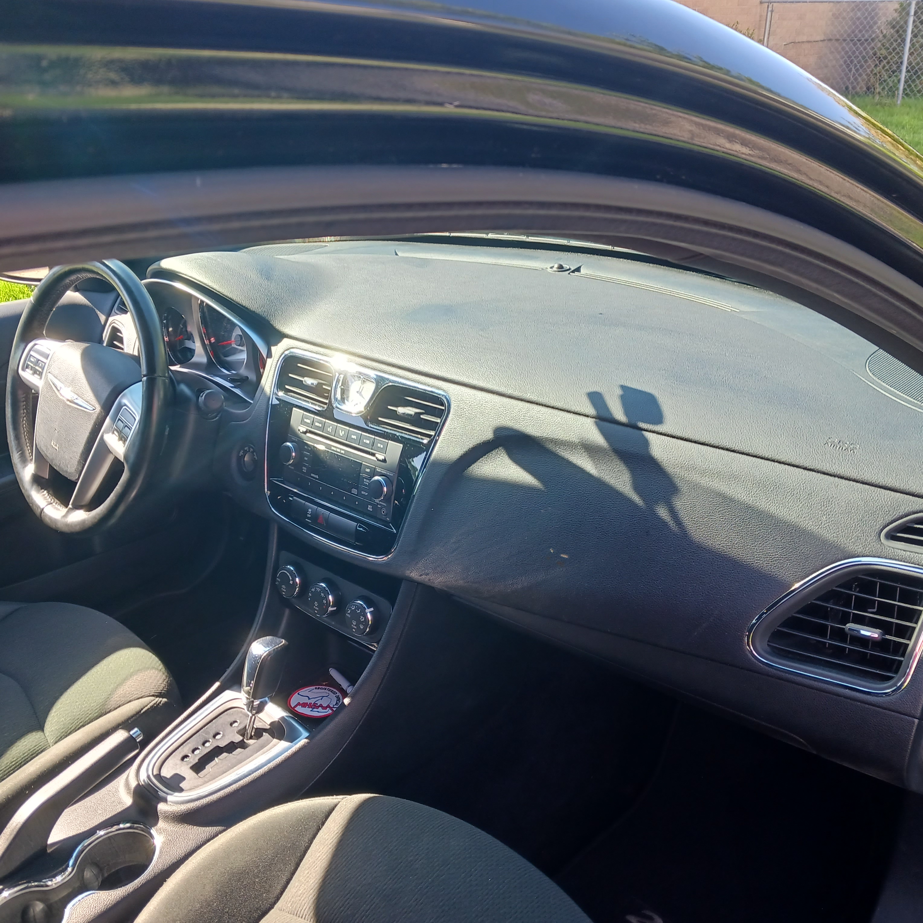 Used 2011 Chrysler 200 Touring FWD image 6