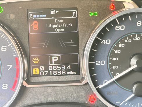 Used 2017 Subaru Crosstrek 2.0i Premium image 9