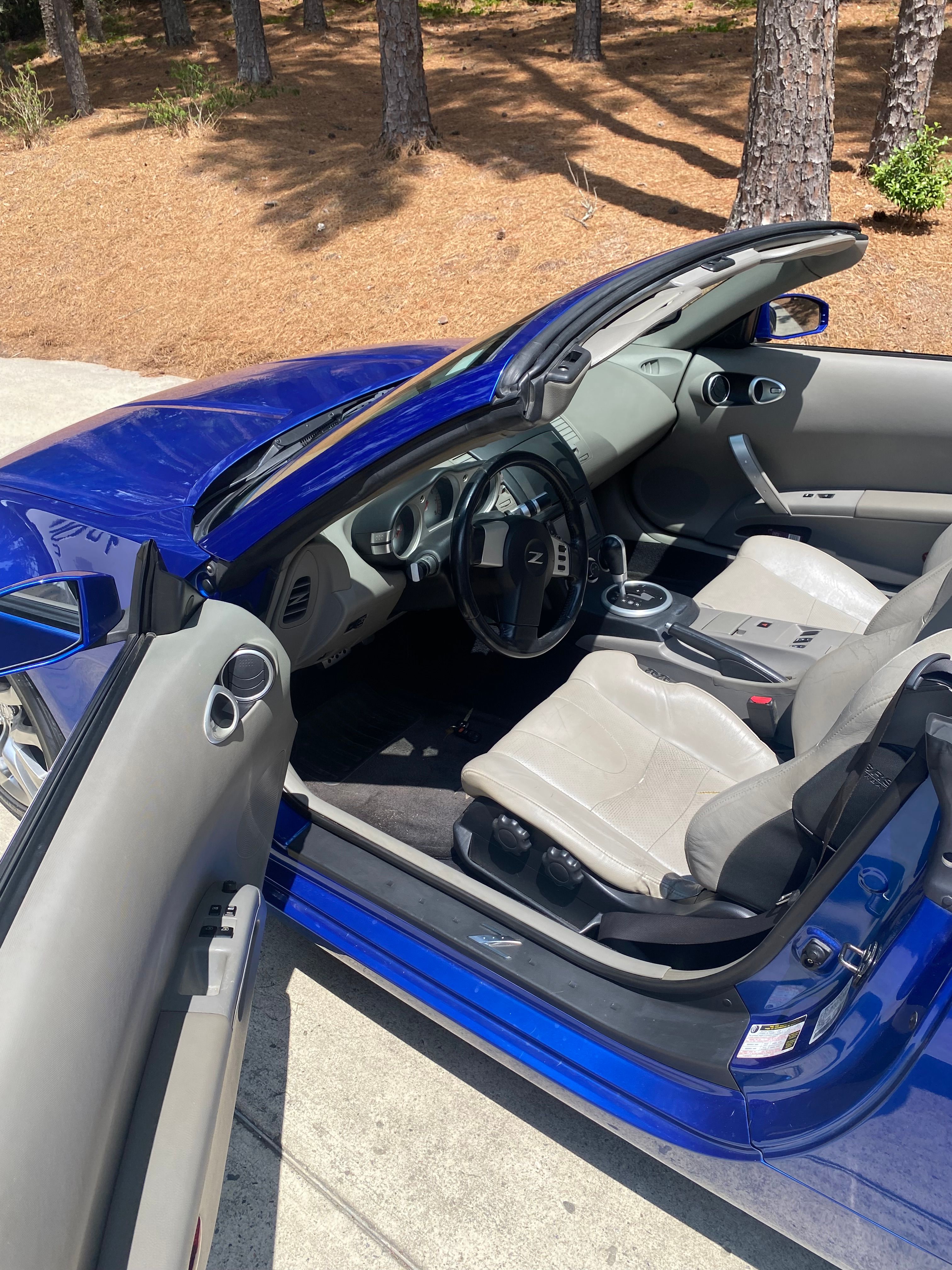 Used 2005 Nissan 350Z Touring RWD image 11