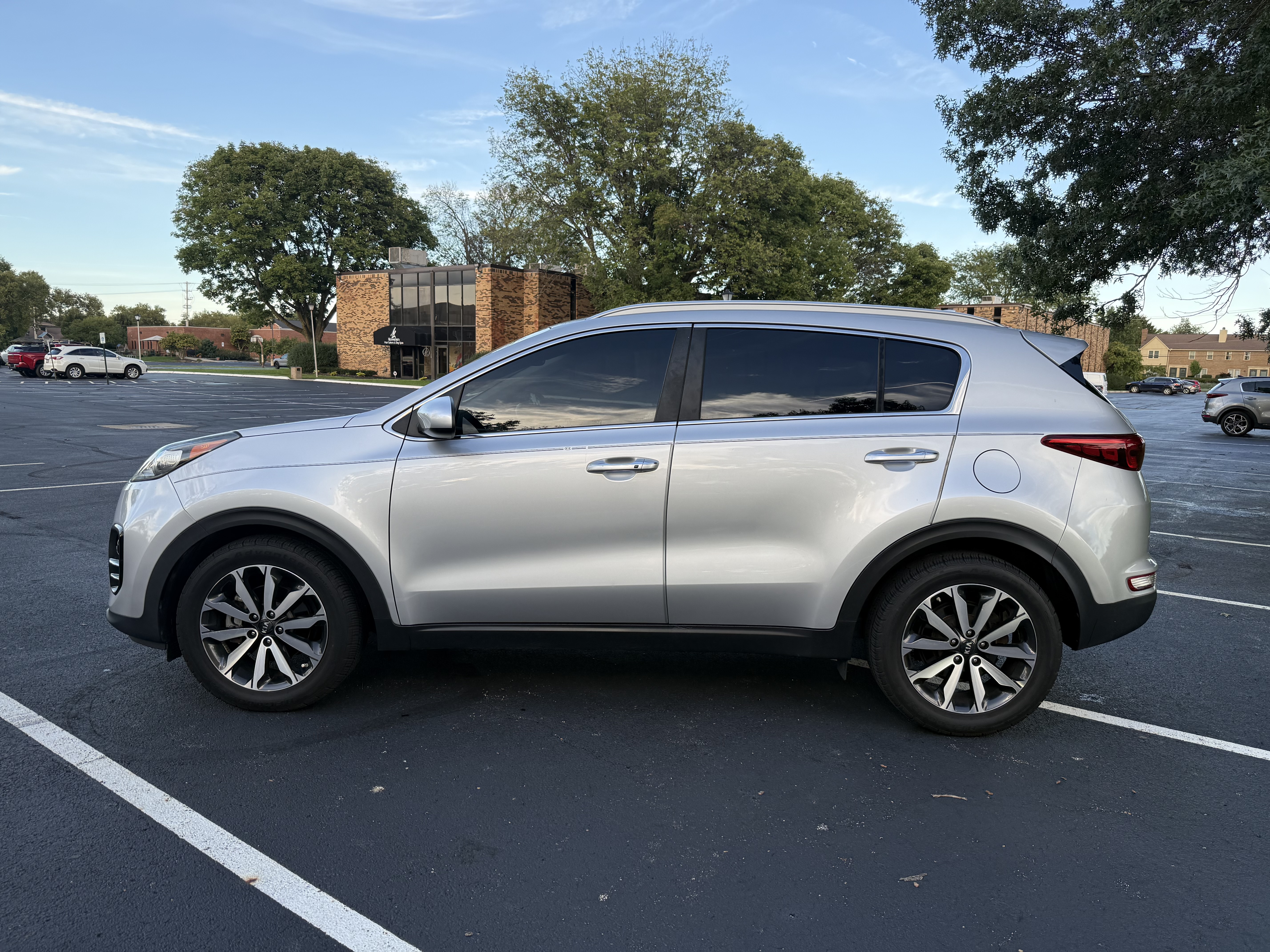 Used 2017 Kia Sportage EX FWD image 4