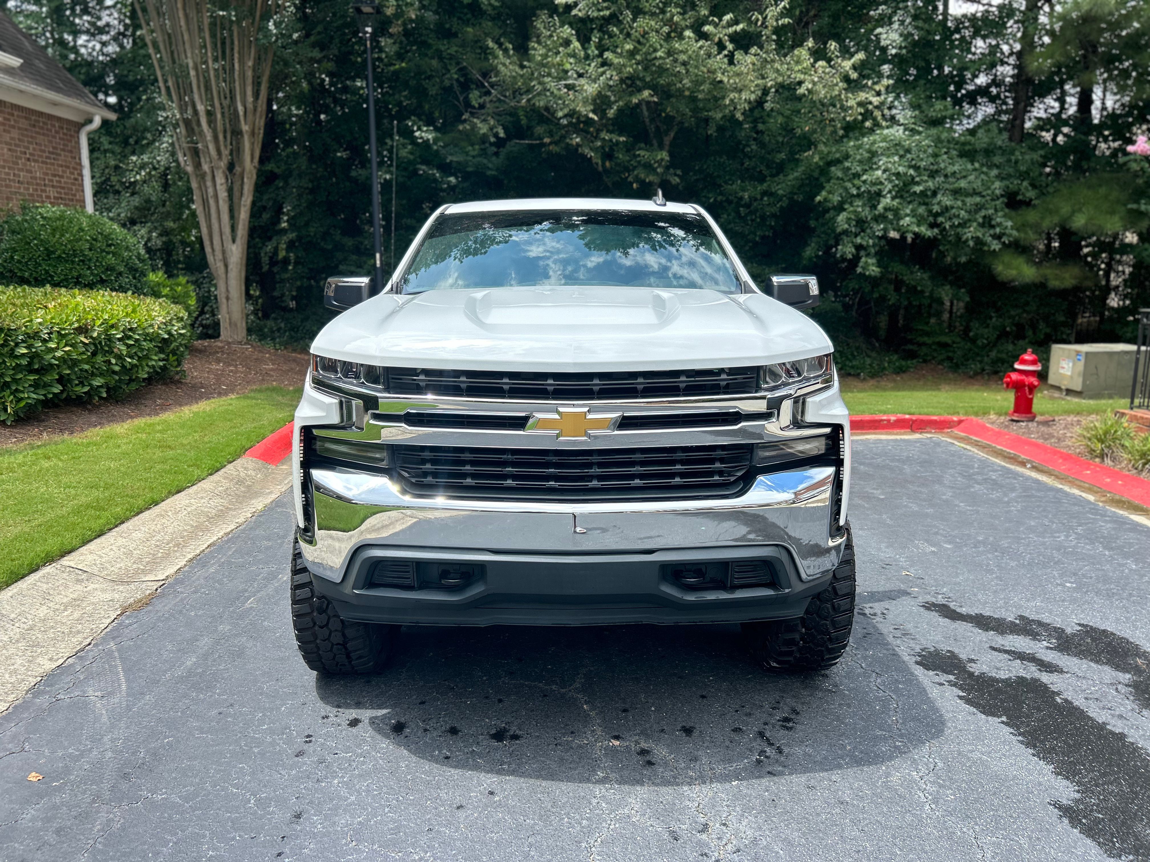 Used 2020 Chevrolet Silverado 1500 LT AWD/4WD image 4