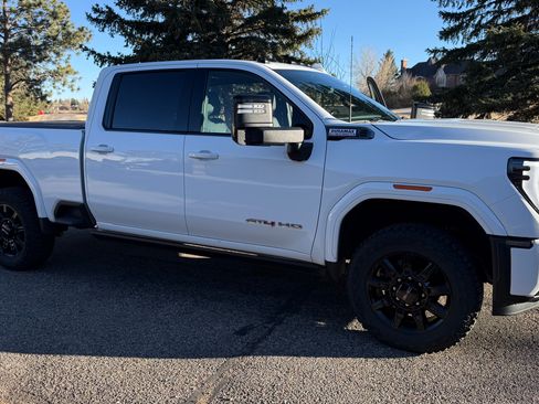 Used 2024 GMC Sierra 2500 AT4 w/ AT4 Premium Plus Package image 8