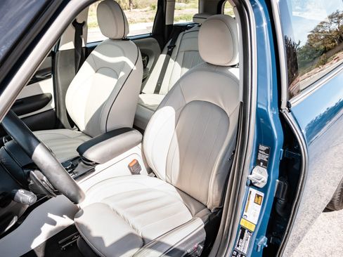 Used 2019 MINI Cooper Clubman S image 12