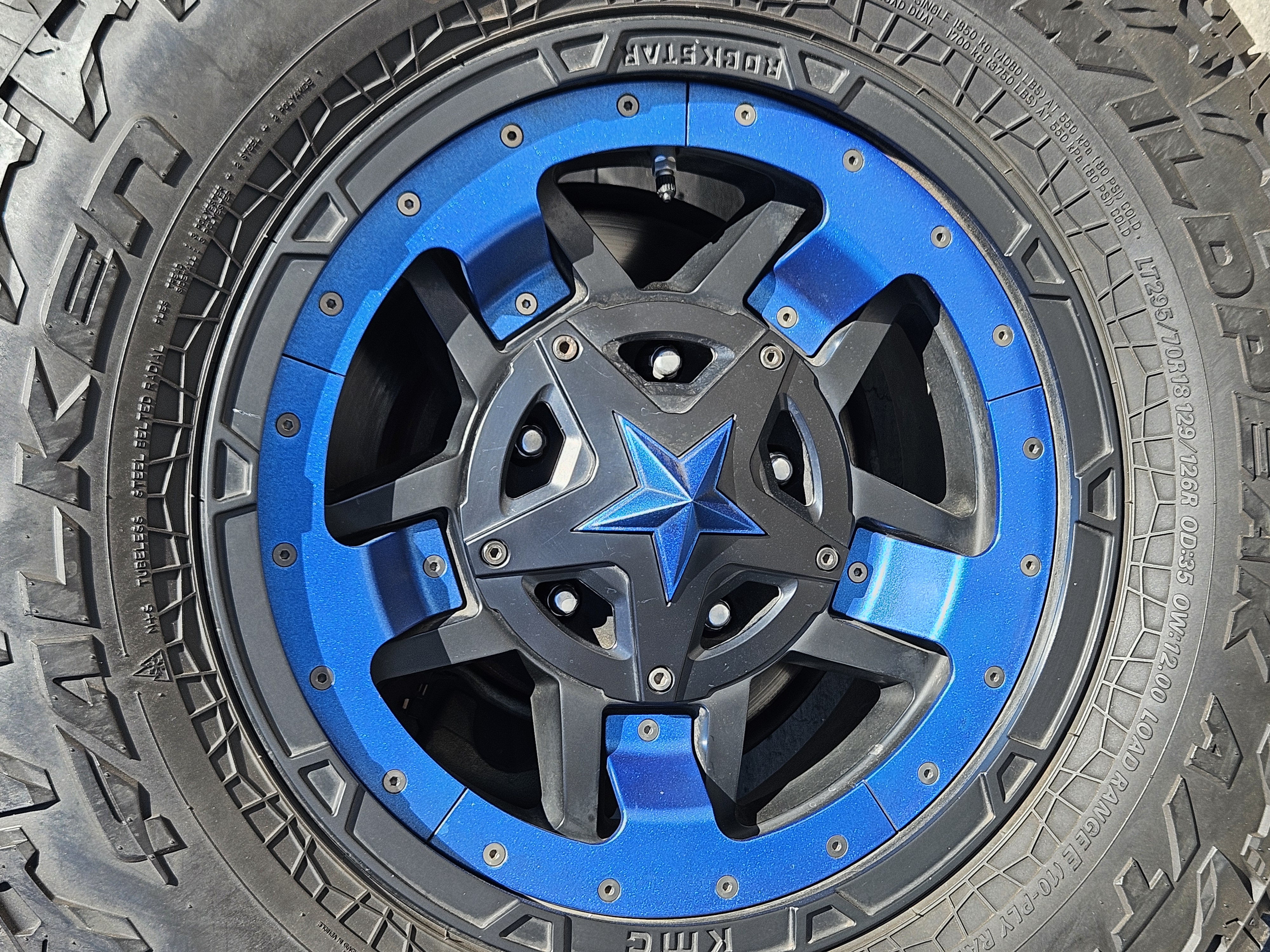 Used 2017 Toyota Tundra SR5 AWD/4WD image 8