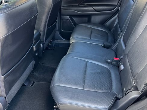 Used 2017 Mitsubishi Outlander SEL image 8