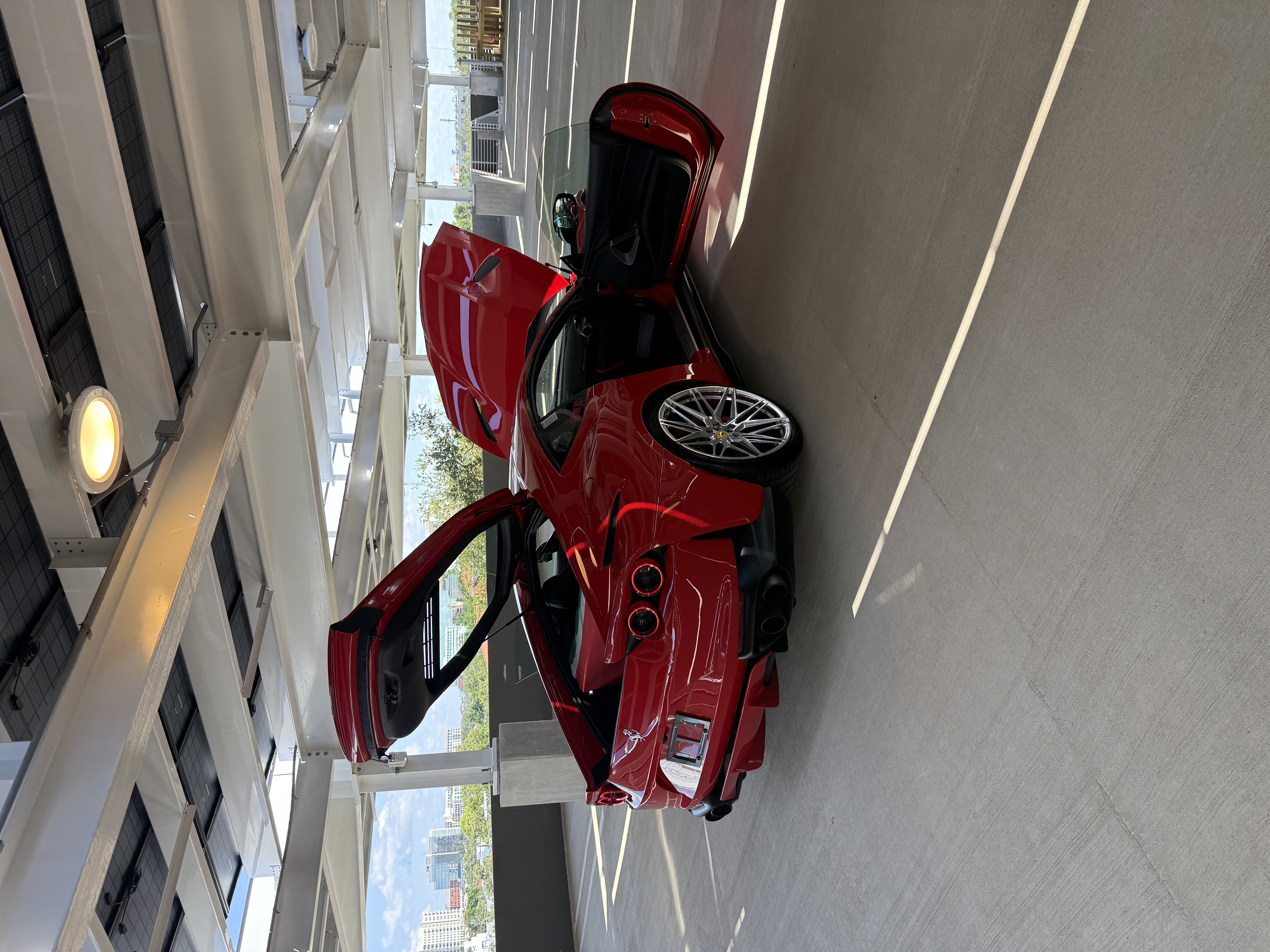 Used 2019 Ferrari 812 Superfast RWD image 22