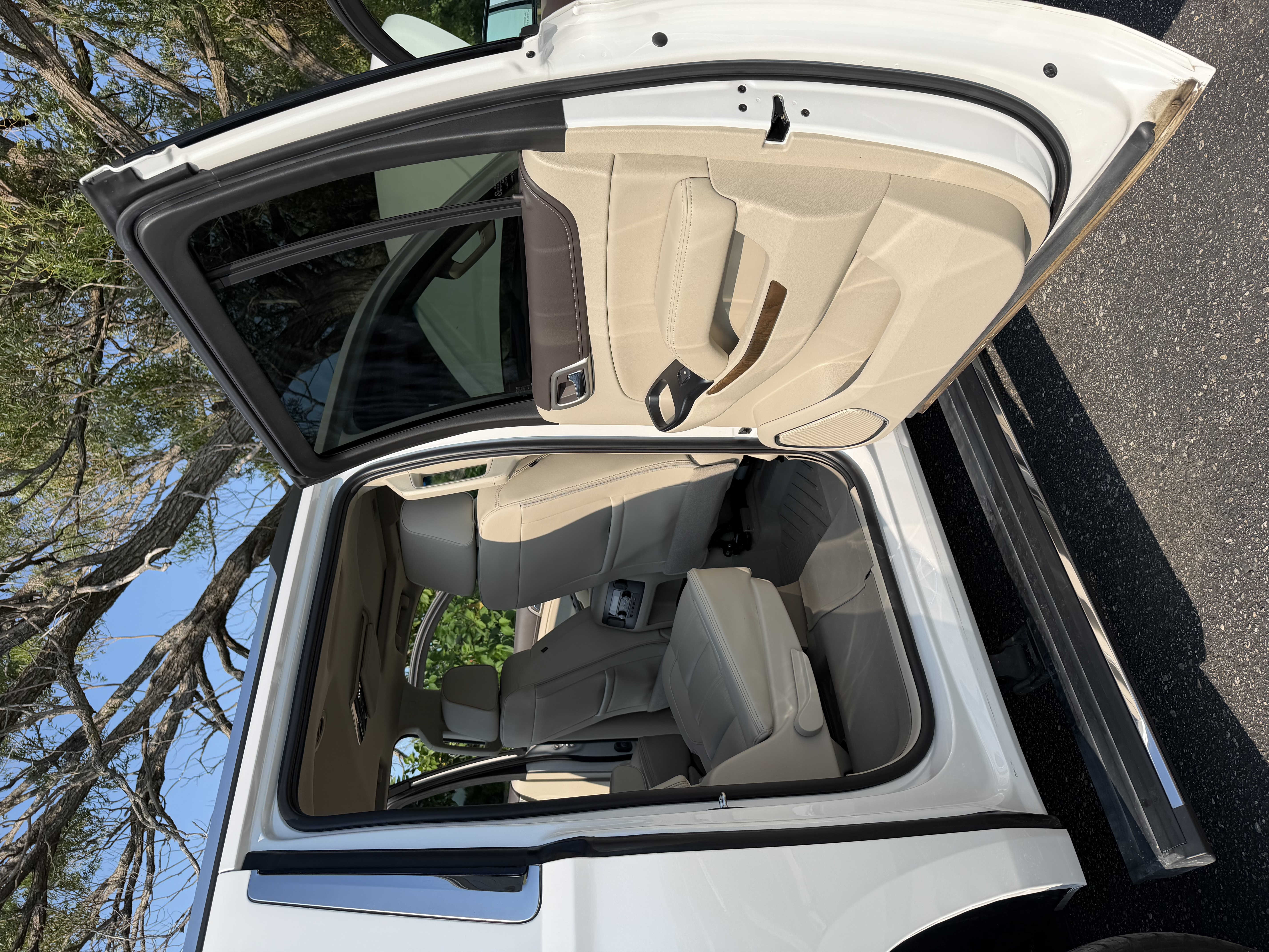 Used 2019 GMC Yukon XL Denali w/ Denali Ultimate Package AWD/4WD image 11
