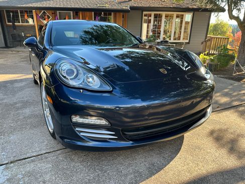 Used 2010 Porsche Panamera 4S image 9