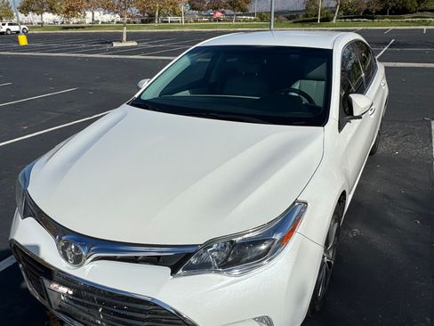 Used 2016 Toyota Avalon XLE image 2