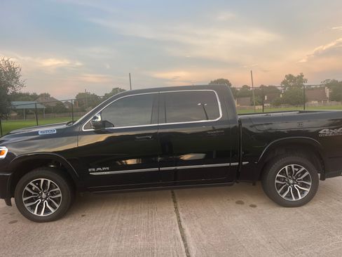 Used 2025 RAM 1500 Limited w/ Off Road Group image 5