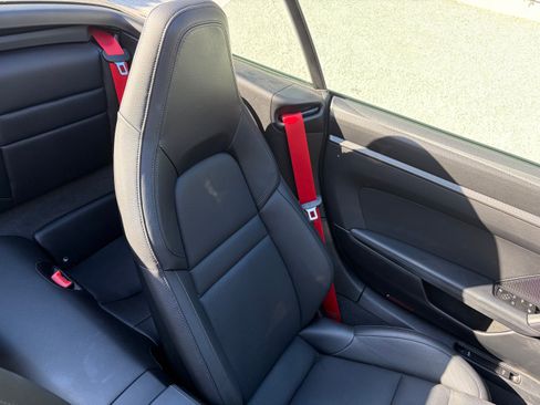 Used 2025 Porsche 911 Carrera image 6
