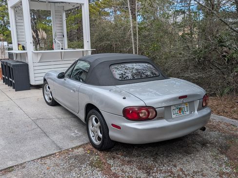 Used 2001 MAZDA MX-5 Miata image 15