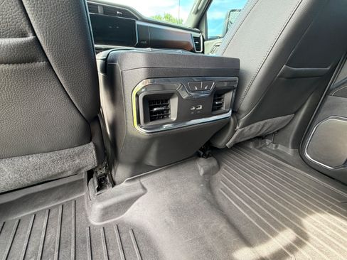 Used 2024 GMC Sierra 3500 Denali w/ Technology Package AWD/4WD image 18