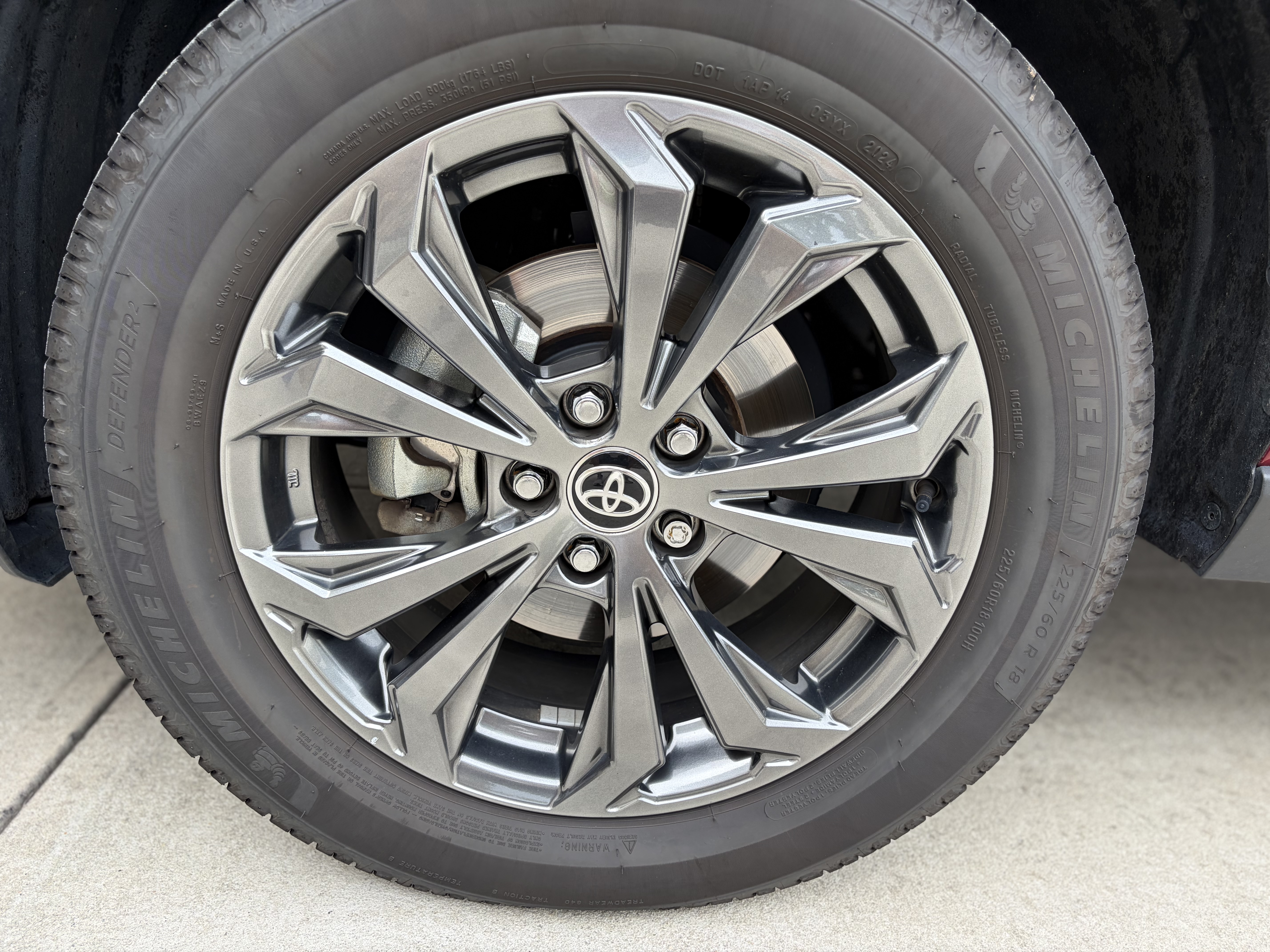 Used 2022 Toyota RAV4 XLE Premium AWD/4WD image 15