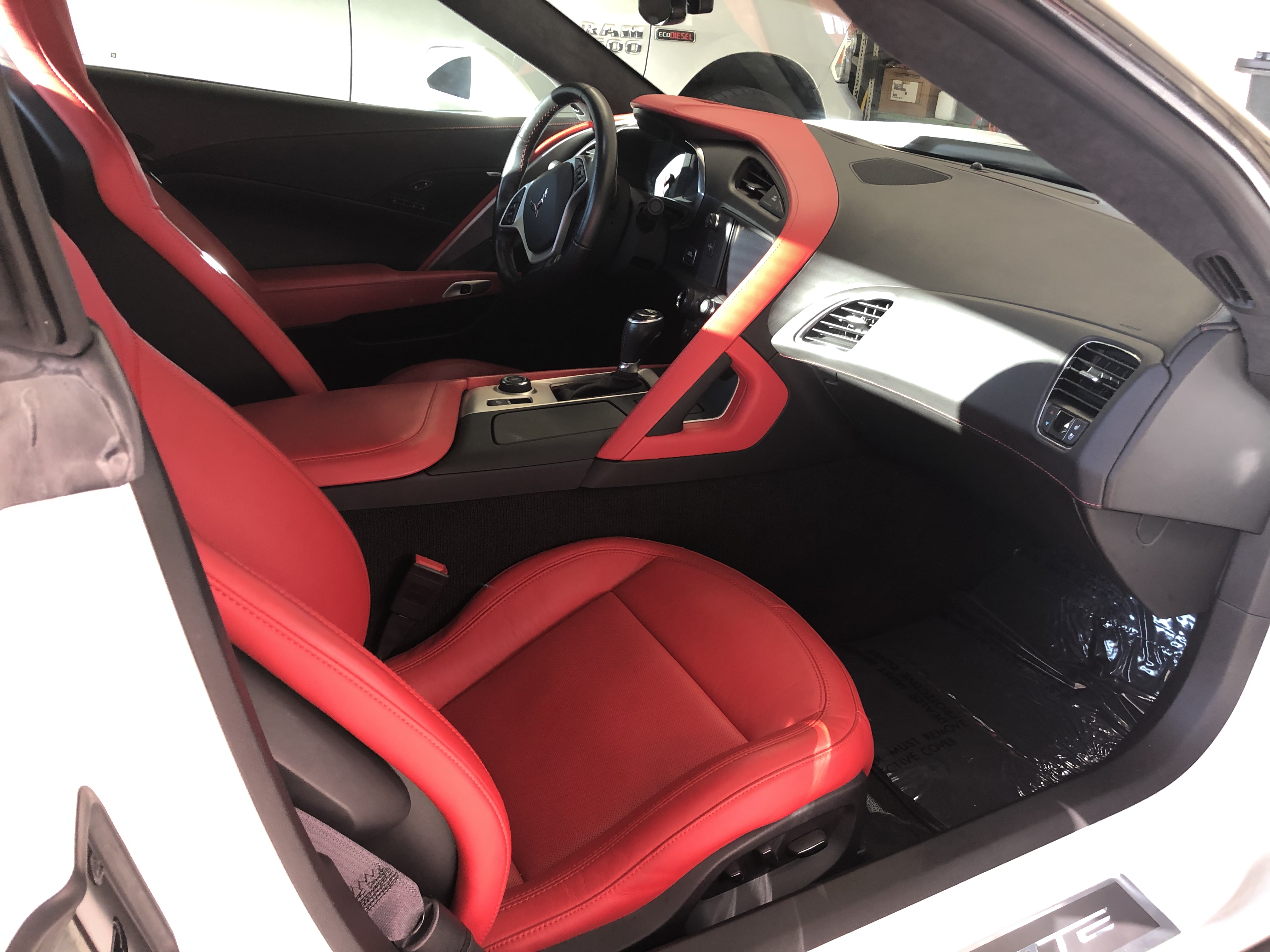 Used 2015 Chevrolet Corvette Z06 w/ 3LZ Preferred Equipment Group RWD image 16