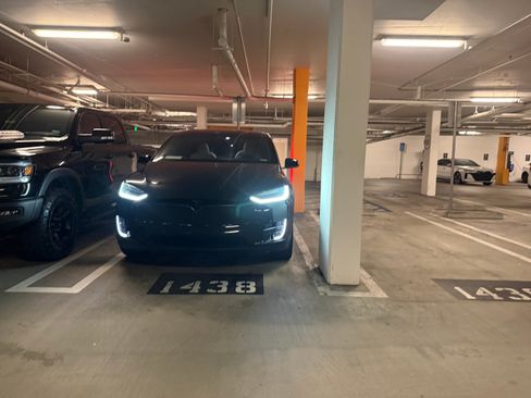 Used 2021 Tesla Model X Performance image 2