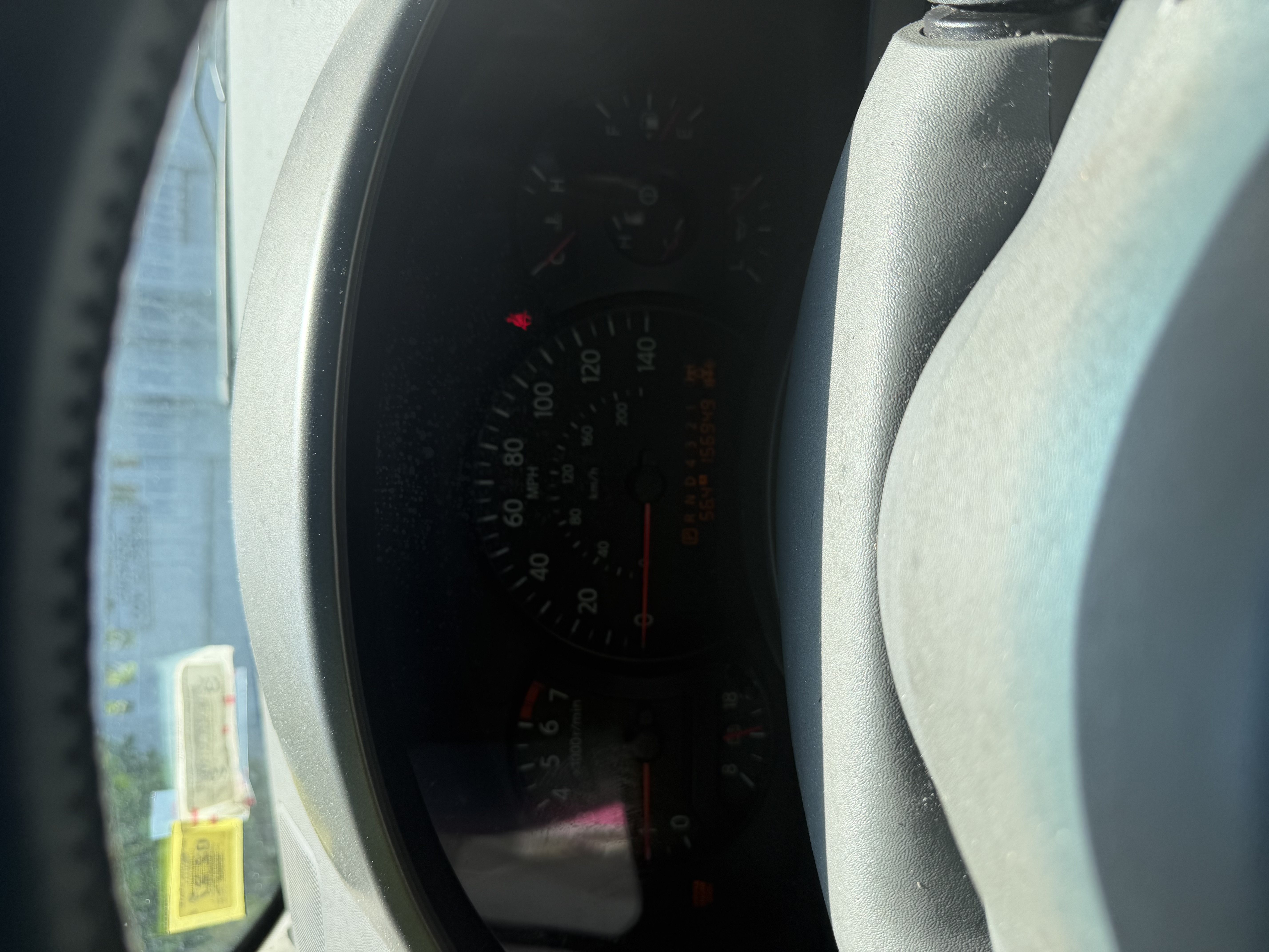 Used 2004 Nissan Armada LE AWD/4WD image 5