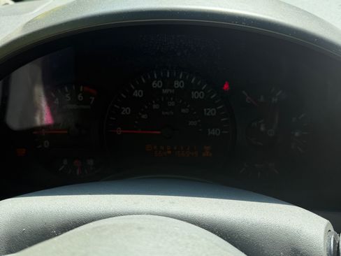 Used 2004 Nissan Armada LE AWD/4WD image 5