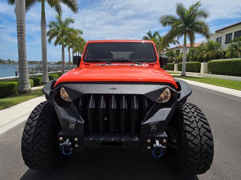 Used 2023 Jeep Gladiator Sport AWD/4WD image 10