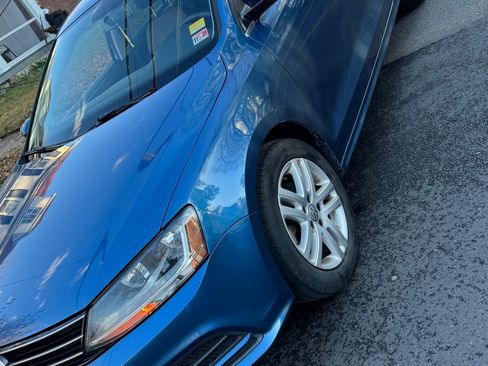 Used 2017 Volkswagen Jetta S image 6