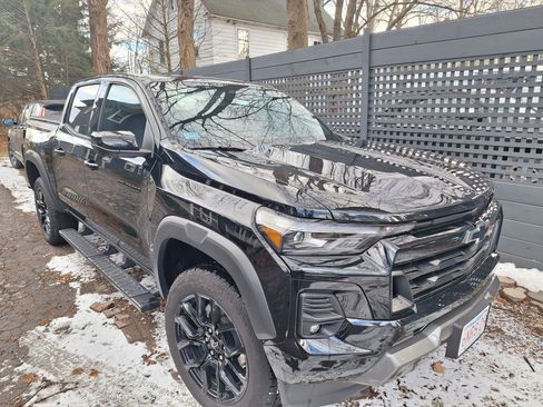 Used 2024 Chevrolet Colorado Z71 w/ LPO, Dark Essentials Package image 18