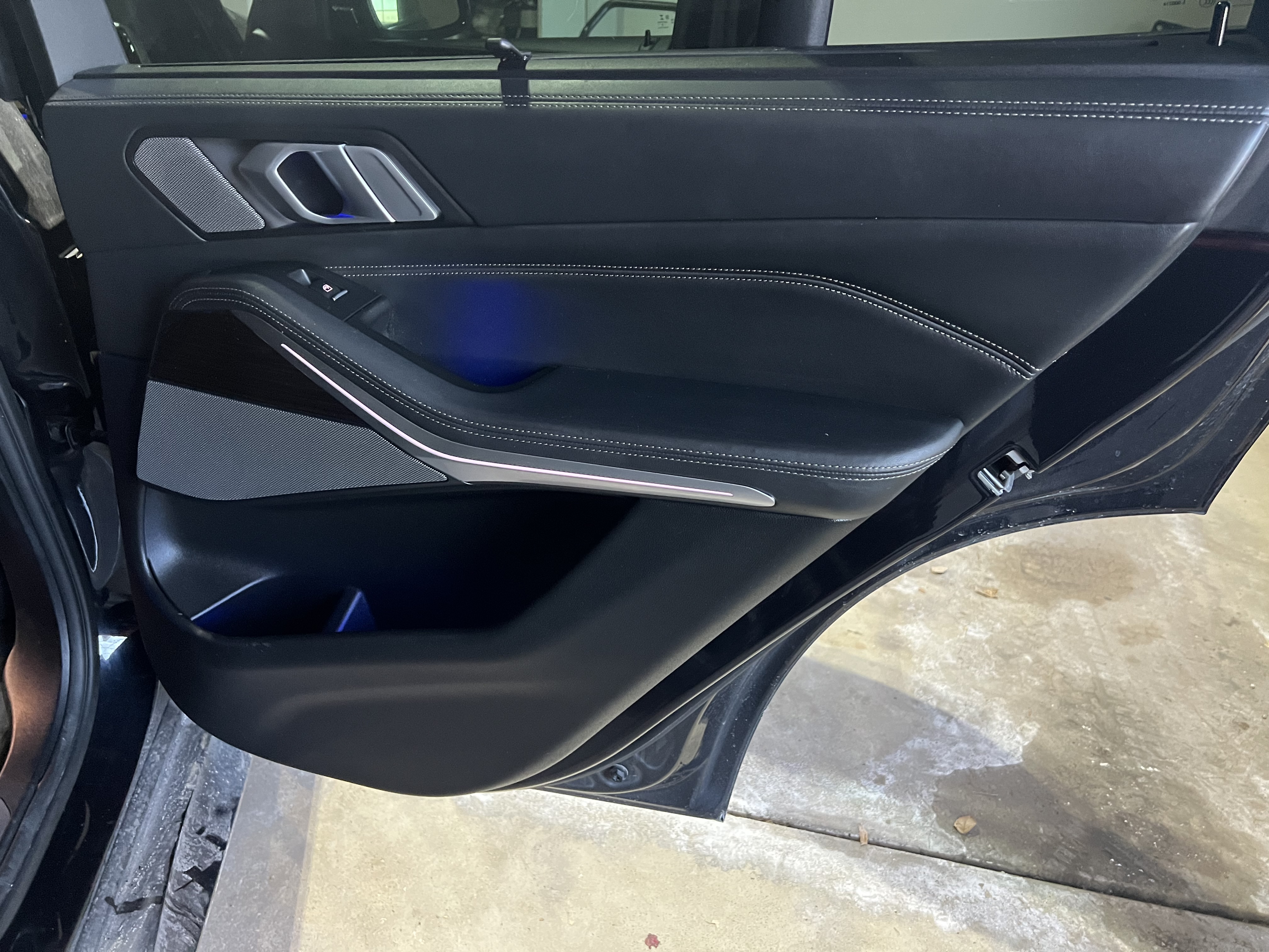 Used 2019 BMW X5 xDrive50i w/ M Sport Package AWD/4WD image 16