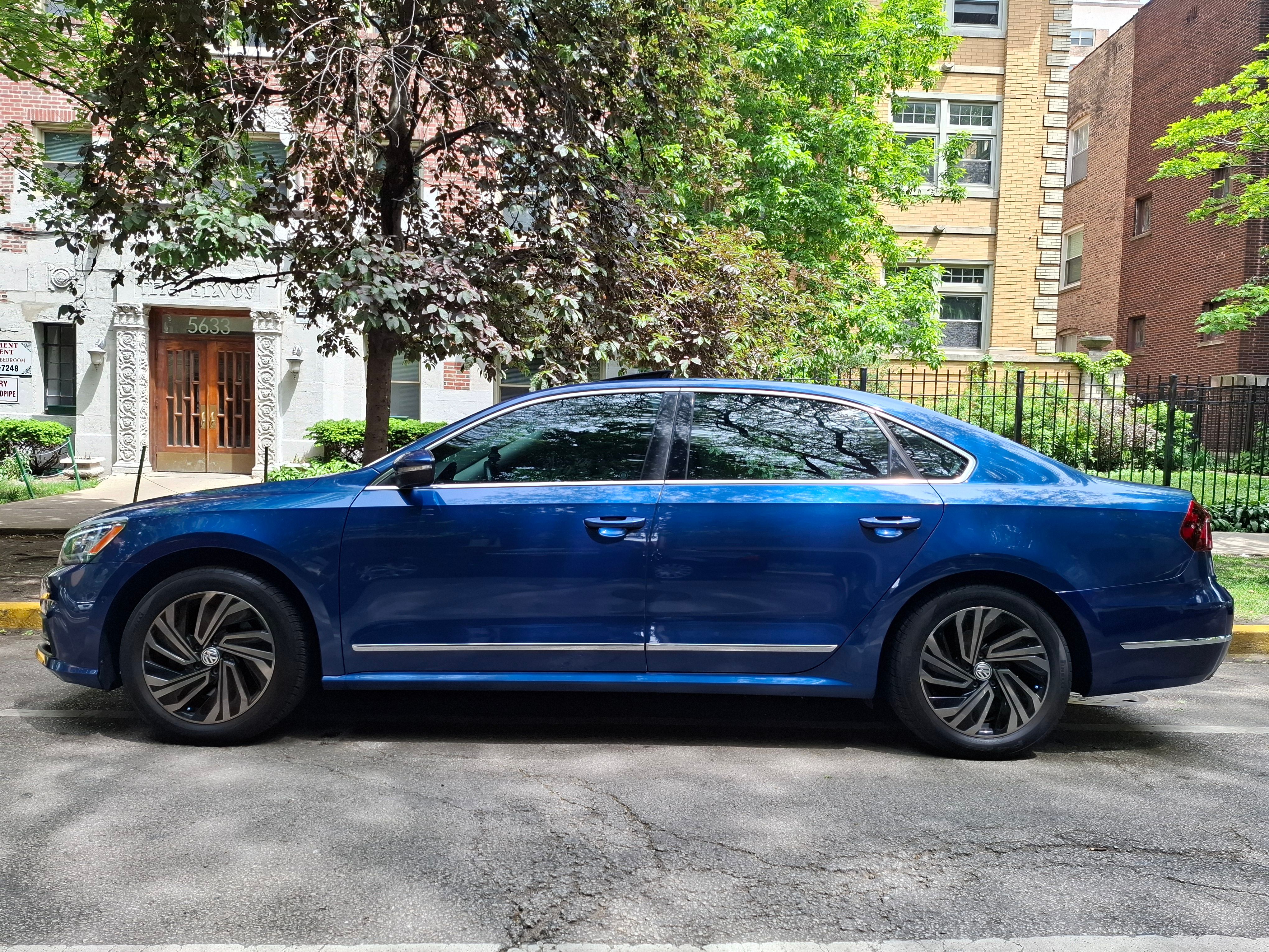 Used 2016 Volkswagen Passat 3.6 SEL Premium FWD image 5