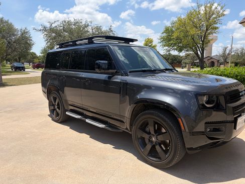 Used 2023 Land Rover Defender 130 X-Dynamic SE AWD/4WD image 11