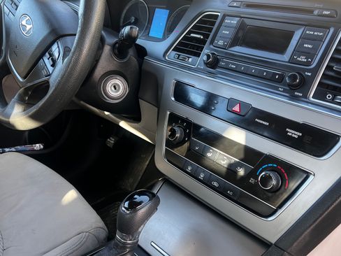 Used 2015 Hyundai Sonata SE image 5