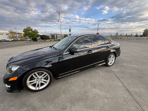 Used 2012 Mercedes-Benz C 300 4MATIC Sedan image 1