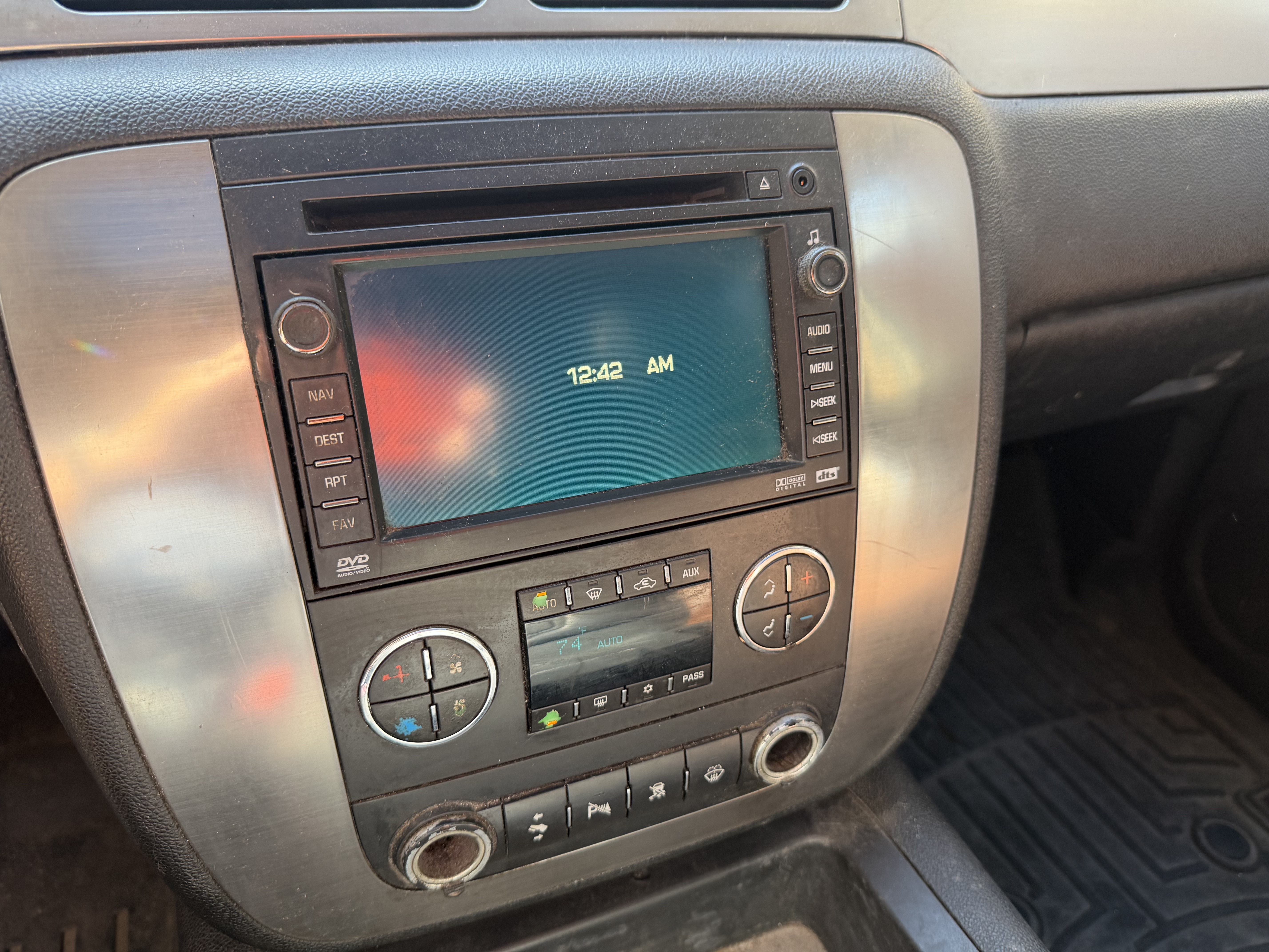 Used 2007 Chevrolet Suburban LT w/ LT Preferred Equipment Group AWD/4WD image 21
