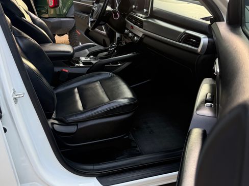 Used 2020 Kia Telluride S w/ S 8 Passenger Seating Package FWD image 12