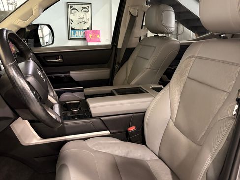 Used 2022 Toyota Tundra Limited image 2