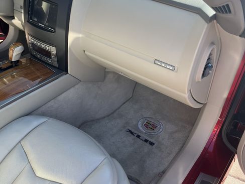 Used 2005 Cadillac XLR Convertible 2D image 19