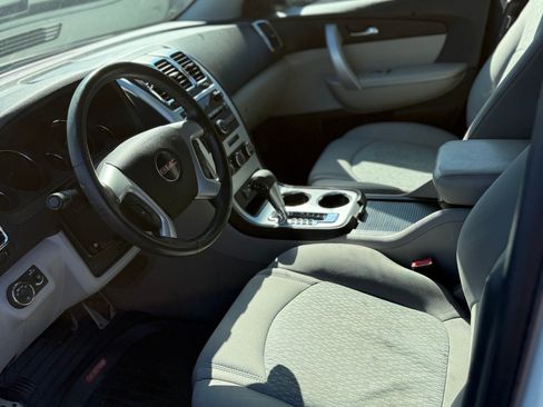 Used 2011 GMC Acadia SL w/ Preferred Package image 10