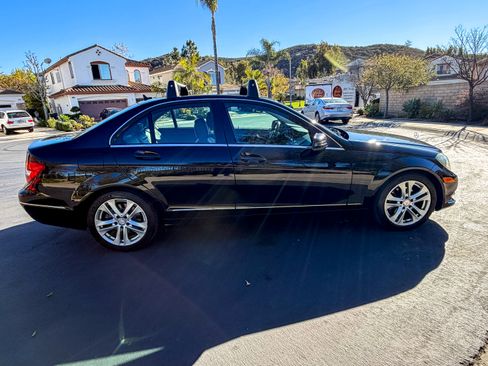 Used 2012 Mercedes-Benz C 300 4MATIC Sedan image 4